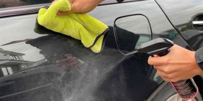 Auto wassen zonder autoshampoo